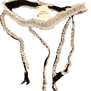 Agent Provocateur Black and Cream Lace garter Belt NEW NWT M